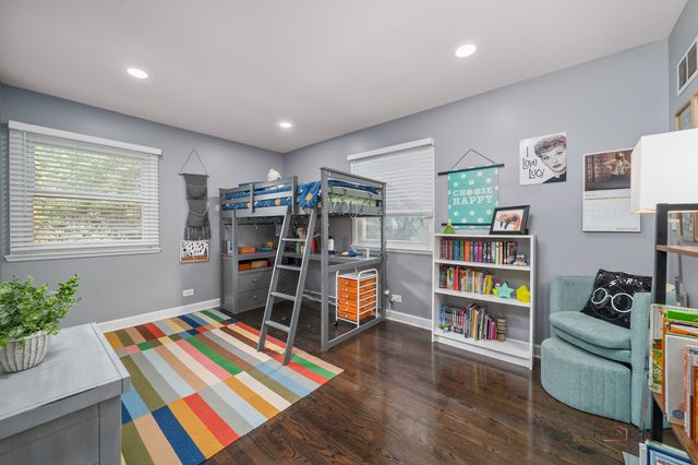 182 Blueberry Road, Libertyville, IL 60048