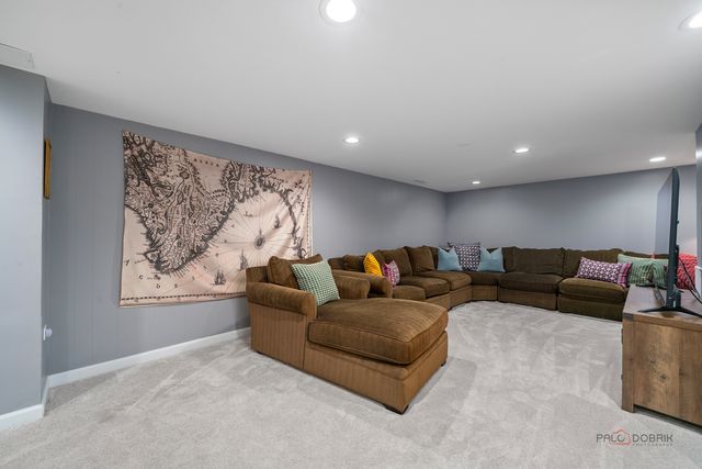 182 Blueberry Road, Libertyville, IL 60048