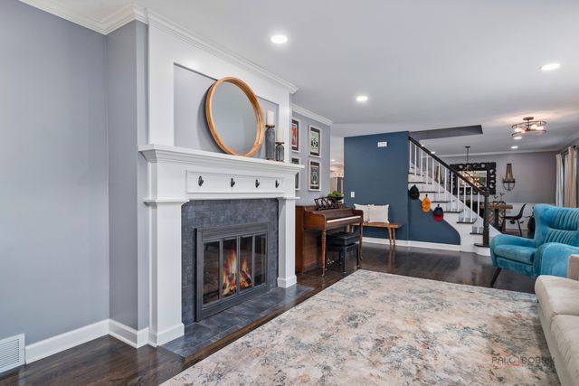 182 Blueberry Road, Libertyville, IL 60048