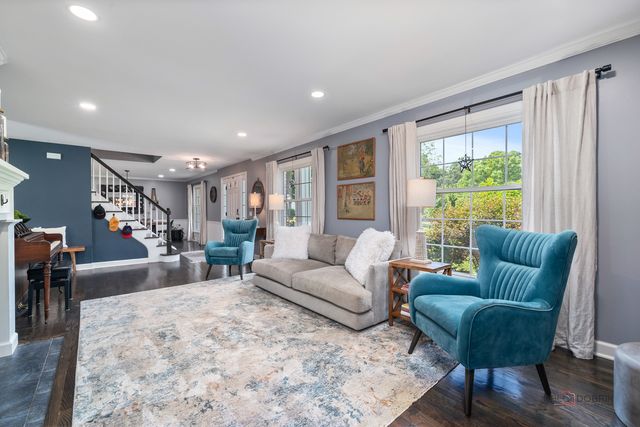 182 Blueberry Road, Libertyville, IL 60048