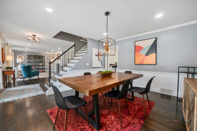 182 Blueberry Road, Libertyville, IL 60048