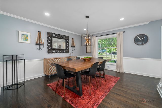 182 Blueberry Road, Libertyville, IL 60048