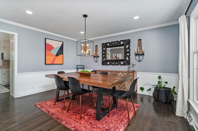 182 Blueberry Road, Libertyville, IL 60048