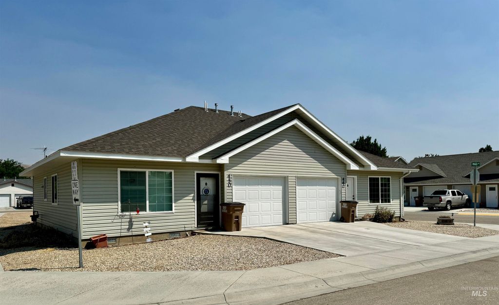 440 & 450 Riggs Ave, Emmett, ID 83617