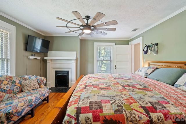 313 E Main Street, Morganton, NC 28655