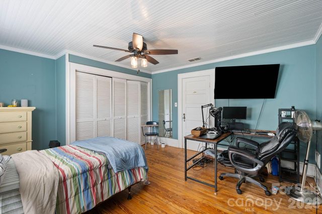 313 E Main Street, Morganton, NC 28655