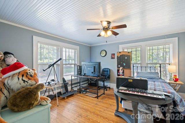 313 E Main Street, Morganton, NC 28655