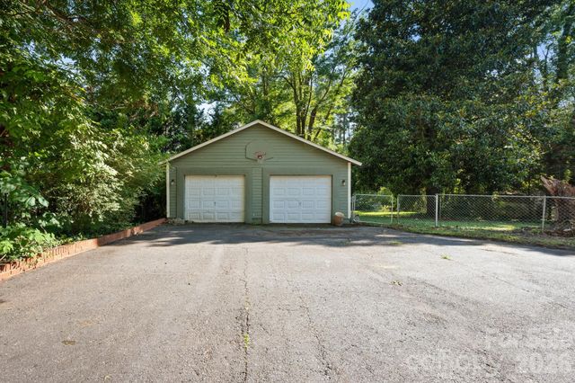 313 E Main Street, Morganton, NC 28655