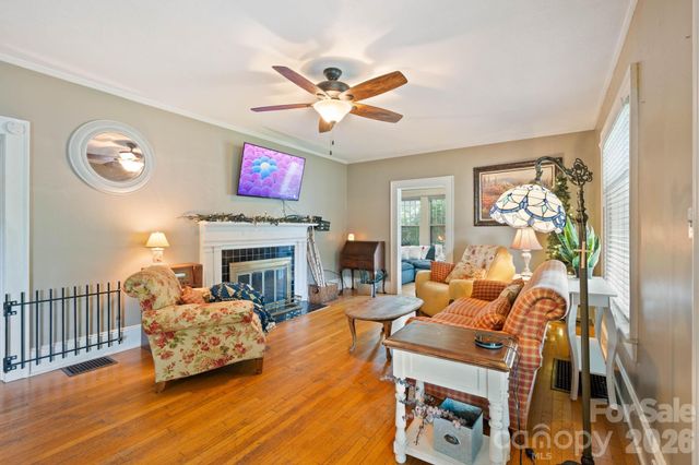 313 E Main Street, Morganton, NC 28655