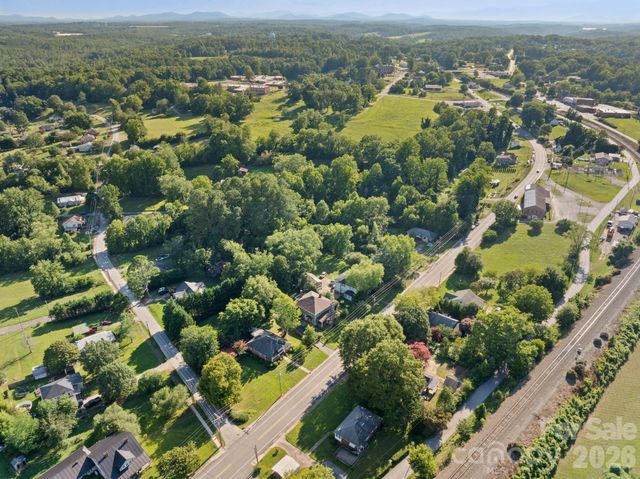 313 E Main Street, Morganton, NC 28655