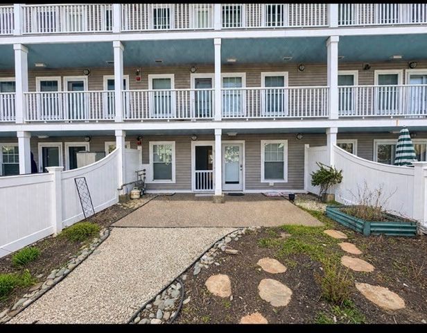 15 Park Ave. 107, Hull, MA 02045