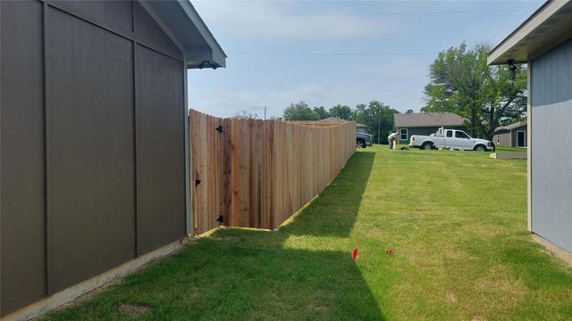 406 E Munson Street, Denison, TX 75021