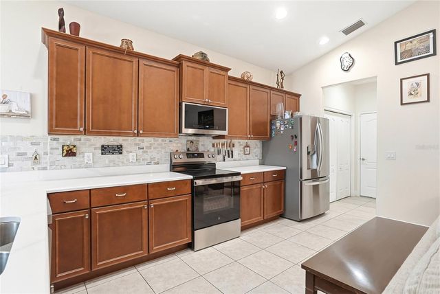 2906 W DOUGLAS STREET, Tampa, FL 33607