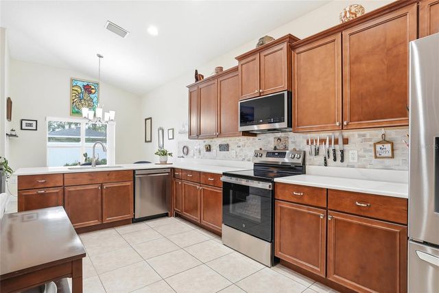 2906 W DOUGLAS STREET, Tampa, FL 33607