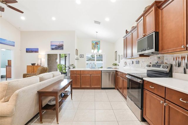 2906 W DOUGLAS STREET, Tampa, FL 33607