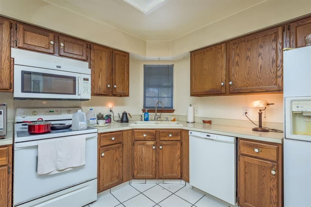 Image 11 of property listing at 1888 SPRINGBUSH LANE, Clearwater, FL 33763