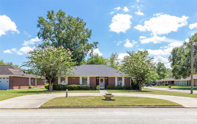2402 Holly Street, Liberty, TX 77575