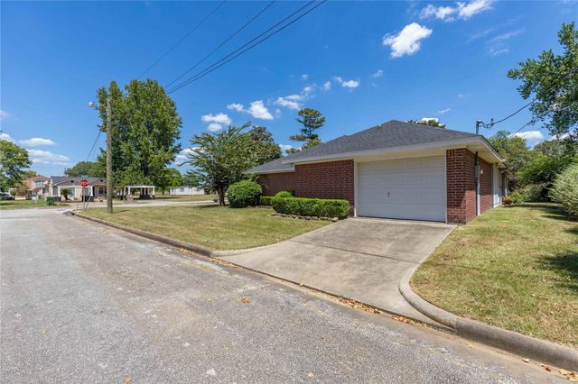 2402 Holly Street, Liberty, TX 77575