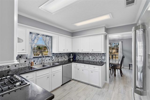 2402 Holly Street, Liberty, TX 77575