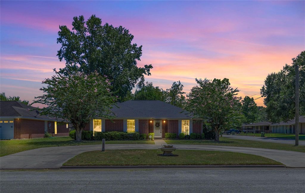 2402 Holly Street, Liberty, TX 77575