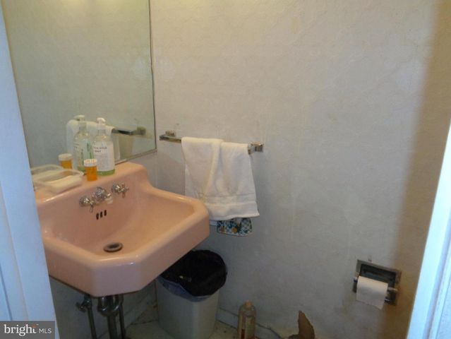 1480 NOBLE RD, Jenkintown, PA 19046