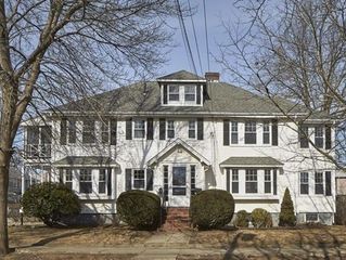 26 Harvard Rd 1, Belmont, MA 02478