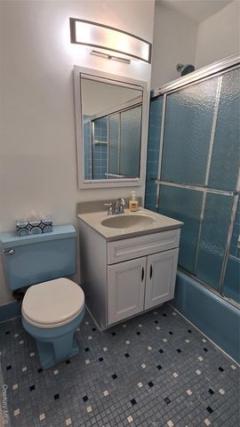 30 Daley Place 146, Lynbrook, NY 11563