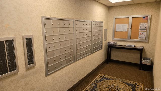 30 Daley Place 146, Lynbrook, NY 11563