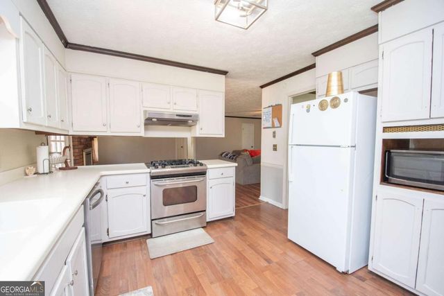128 Robinhood Drive, Newnan, GA 30263
