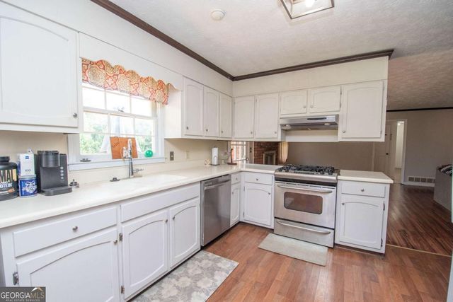 128 Robinhood Drive, Newnan, GA 30263