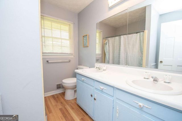 128 Robinhood Drive, Newnan, GA 30263