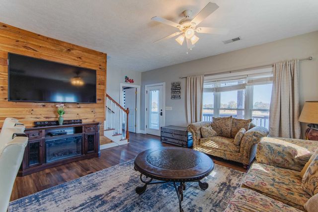 1111 LEANING TREES LN, Adamsville, TN 38310