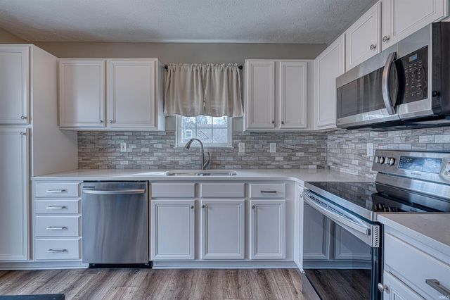 649 Trillium Way, Evansville, IN 47712