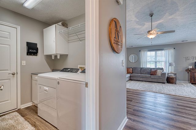 649 Trillium Way, Evansville, IN 47712