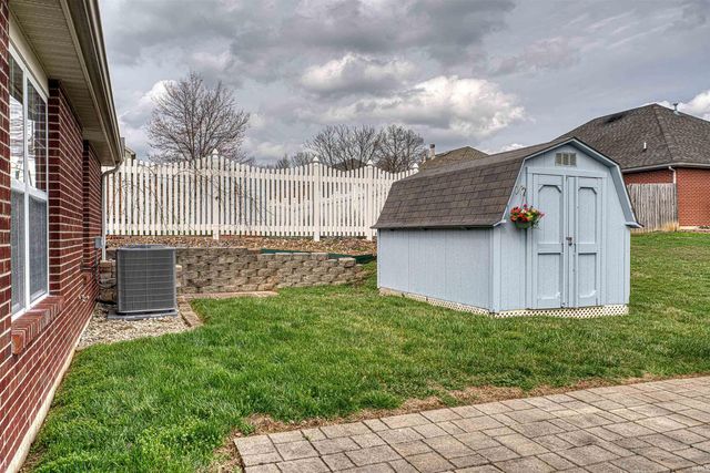 649 Trillium Way, Evansville, IN 47712