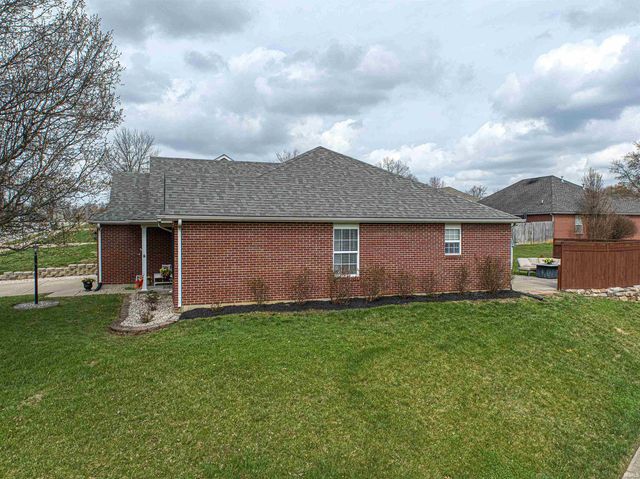 649 Trillium Way, Evansville, IN 47712