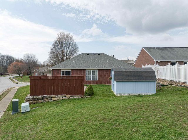 649 Trillium Way, Evansville, IN 47712