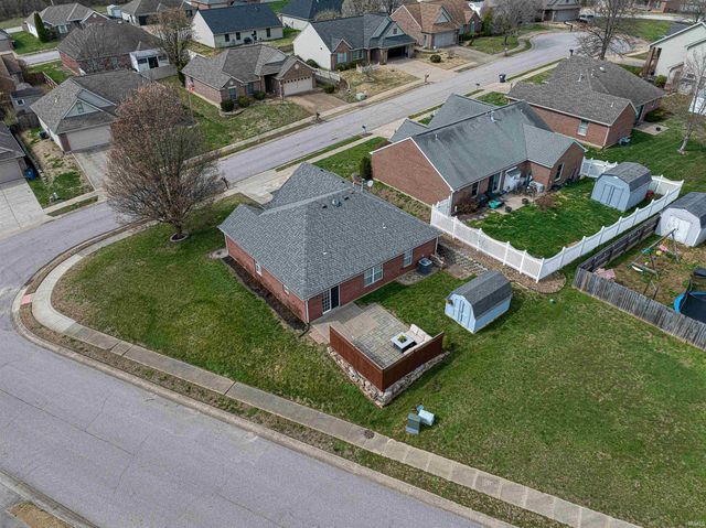 649 Trillium Way, Evansville, IN 47712