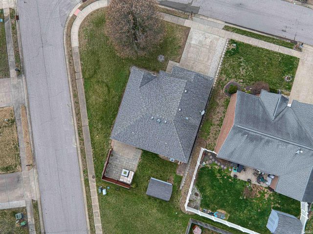 649 Trillium Way, Evansville, IN 47712