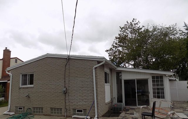 8783 Lozen Drive, Sterling Heights, MI 48313
