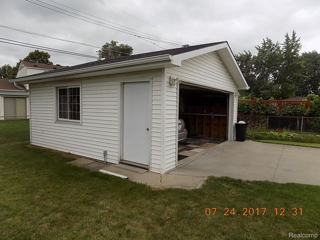 8783 Lozen Drive, Sterling Heights, MI 48313