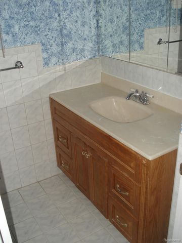 8783 Lozen Drive, Sterling Heights, MI 48313