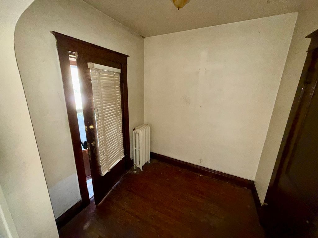 564 E Cass Street, Joliet, IL 60432 — photo 3