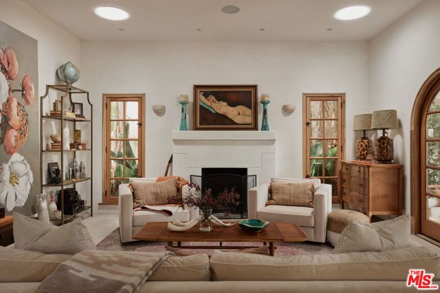 918 N La Jolla Avenue, West Hollywood, CA 90046