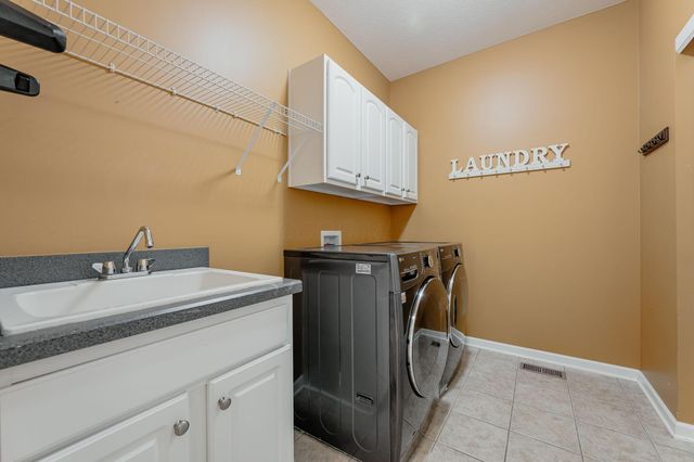 8220 Tricia Price Drive, Powell, OH 43065