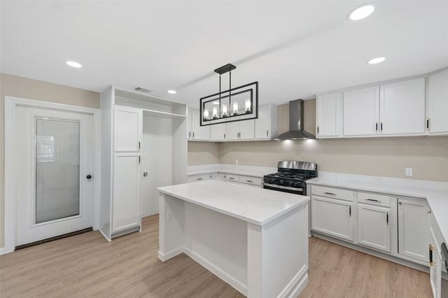 7413 W Knoll Street, Houston, TX 77028