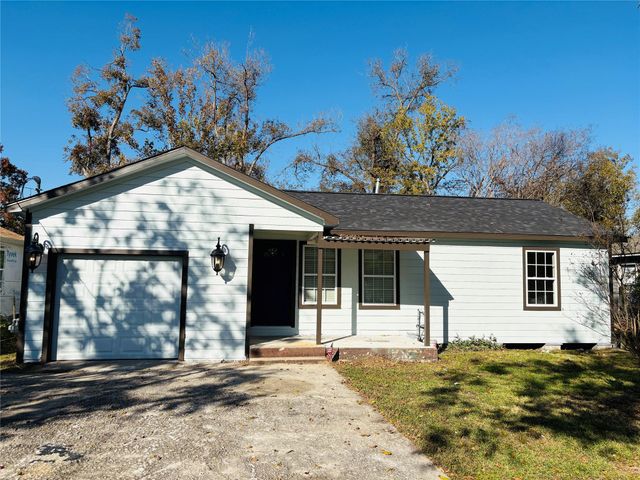 7413 W Knoll Street, Houston, TX 77028