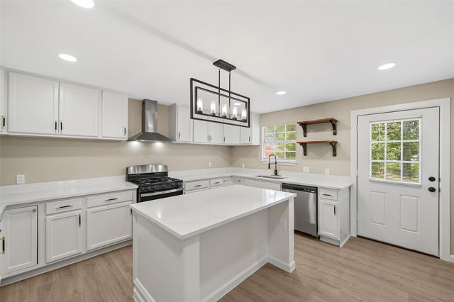 7413 W Knoll Street, Houston, TX 77028