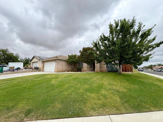 3720 Meadow Run Lane, Bakersfield, CA 93308