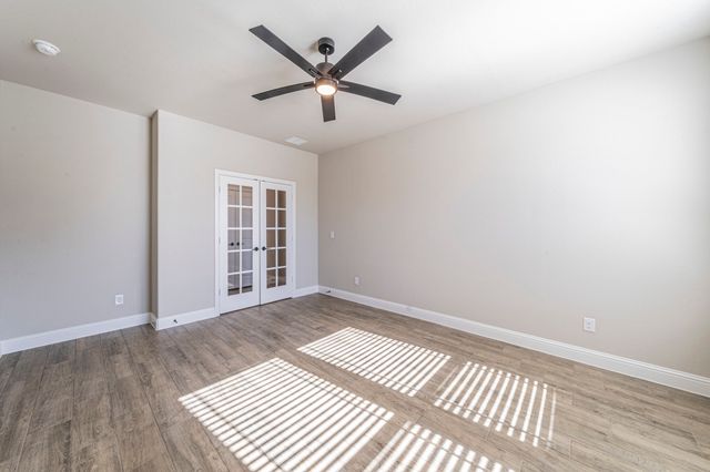 1049 Snowy Owl Drive, Alvarado, TX 76009